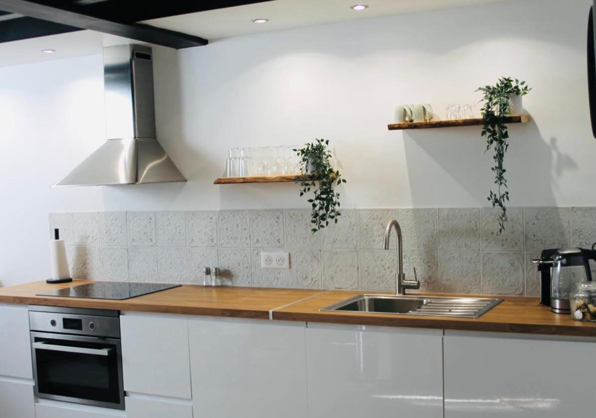 Duplex Atypique Rénové En Plein Centre Du Village * Cassis